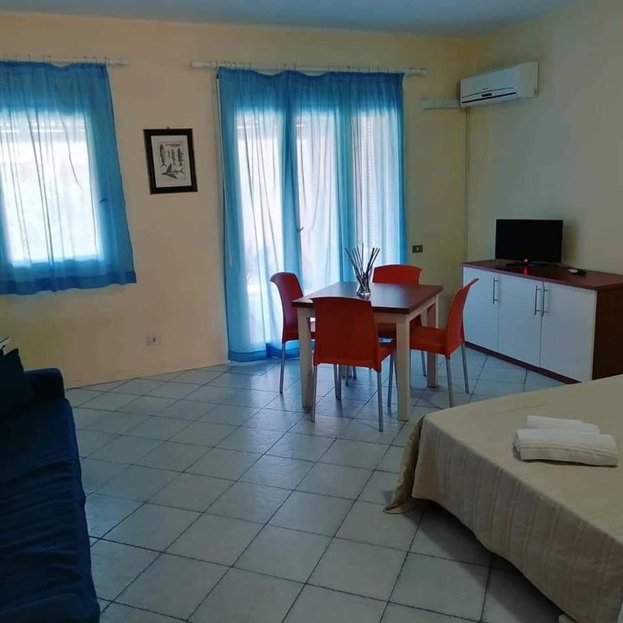 Baia Dei Delfini Aparthotel Furnari Eksteriør bilde