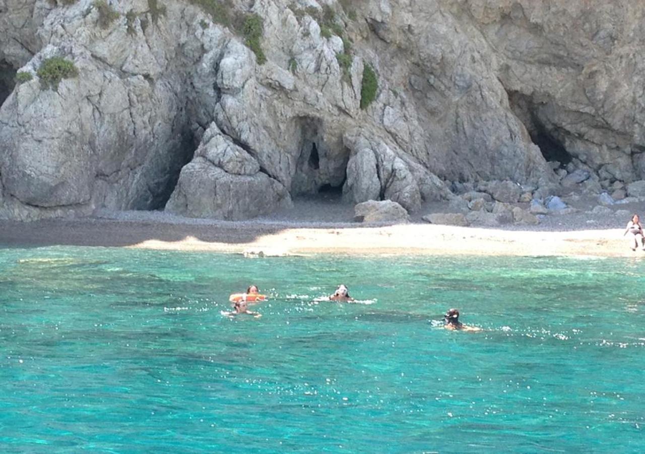 Baia Dei Delfini Aparthotel Furnari Eksteriør bilde